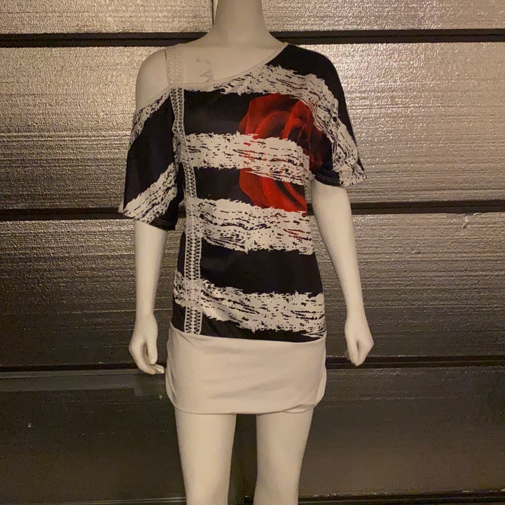 Cold Shoulder Rose 🌹 Top
